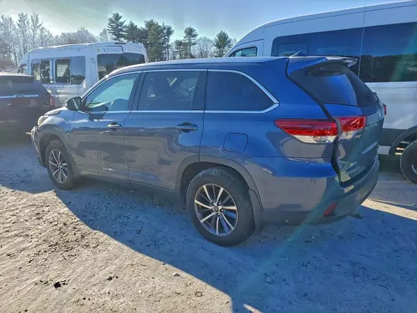 5TDJZRFH9HS408176 2017 TOYOTA HIGHLANDER - Image 2