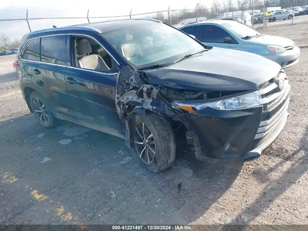 5TDJZRFH9HS411997 2017 TOYOTA HIGHLANDER - Image 1