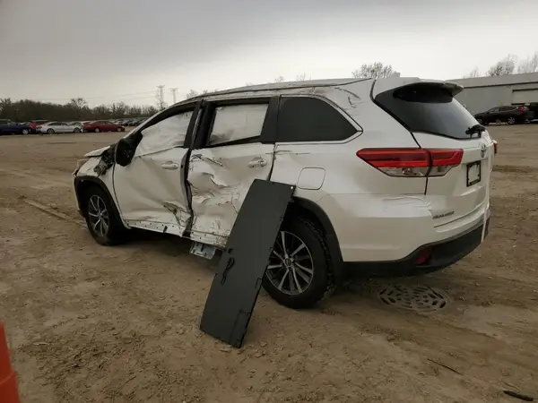 5TDJZRFH9HS412129 2017 TOYOTA HIGHLANDER - Image 2