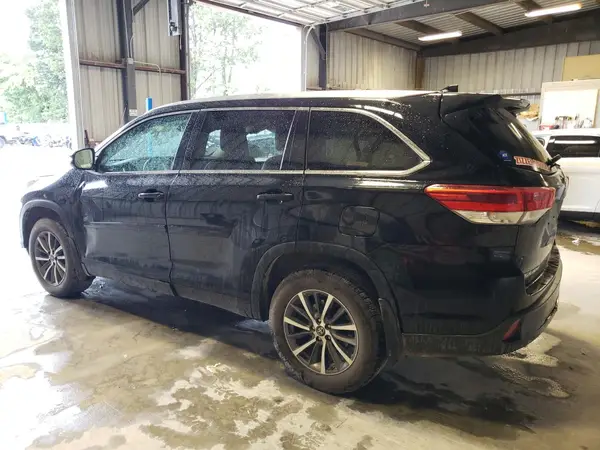 5TDJZRFH9HS412440 2017 TOYOTA HIGHLANDER - Image 2