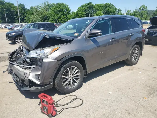 5TDJZRFH9HS412874 2017 TOYOTA HIGHLANDER - Image 1