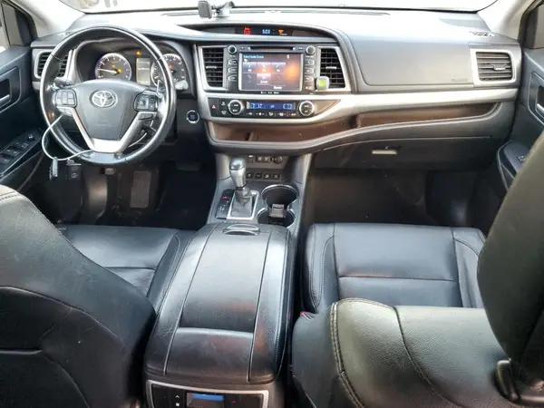 5TDJZRFH9HS417959 2017 TOYOTA HIGHLANDER - Image 8