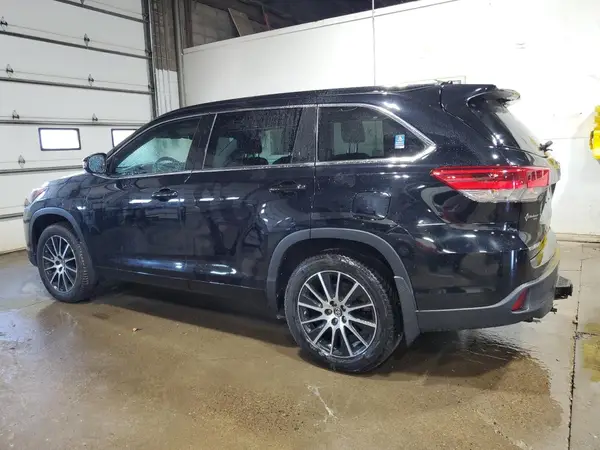 5TDJZRFH9HS418707 2017 TOYOTA HIGHLANDER - Image 2