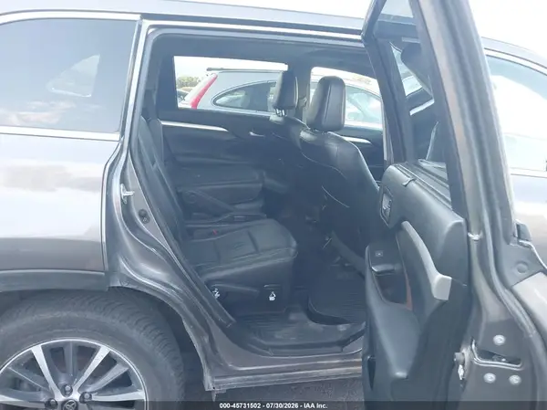 5TDJZRFH9HS425155 2017 TOYOTA HIGHLANDER - Image 8