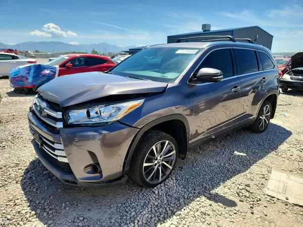 5TDJZRFH9HS429495 2017 TOYOTA HIGHLANDER - Image 1