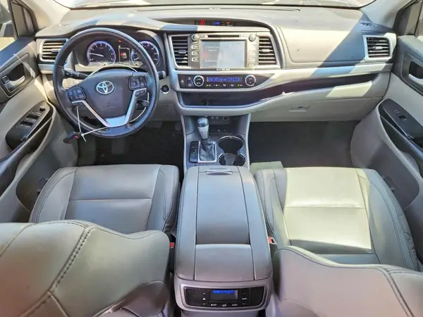 5TDJZRFH9HS429495 2017 TOYOTA HIGHLANDER - Image 8