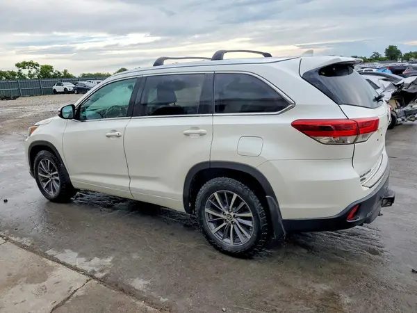 5TDJZRFH9HS431327 2017 TOYOTA HIGHLANDER - Image 2