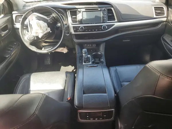5TDJZRFH9HS432252 2017 TOYOTA HIGHLANDER - Image 8