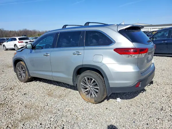5TDJZRFH9HS437290 2017 TOYOTA HIGHLANDER - Image 2