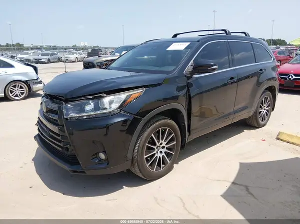 5TDJZRFH9HS440786 2017 TOYOTA HIGHLANDER - Image 2