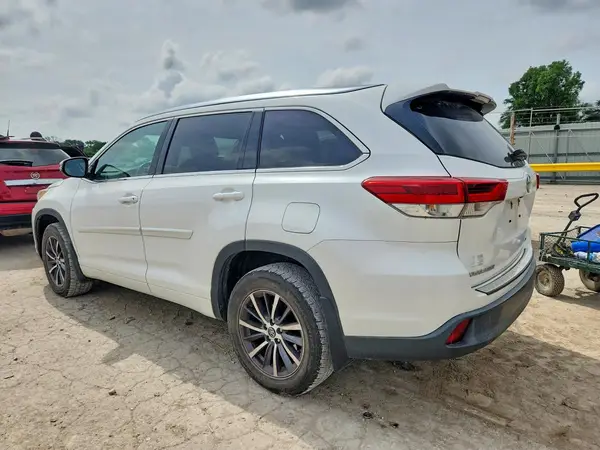 5TDJZRFH9HS441792 2017 TOYOTA HIGHLANDER - Image 2