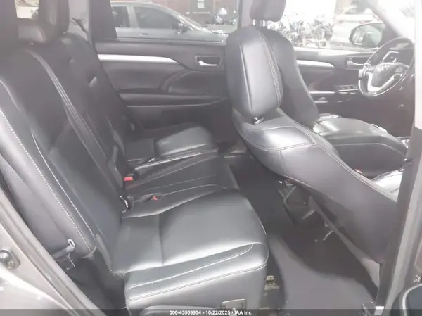 5TDJZRFH9HS442196 2017 TOYOTA HIGHLANDER - Image 8
