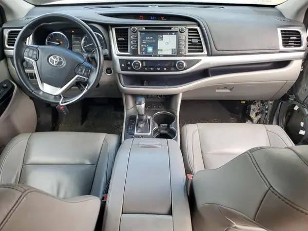 5TDJZRFH9HS445695 2017 TOYOTA HIGHLANDER - Image 8