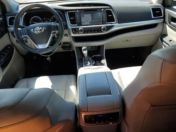 5TDJZRFH9HS446068 2017 TOYOTA HIGHLANDER - Image 8