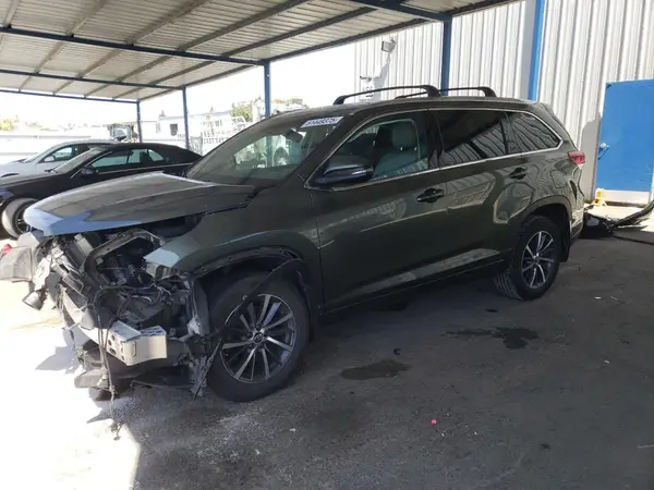5TDJZRFH9HS448760 2017 TOYOTA HIGHLANDER - Image 1