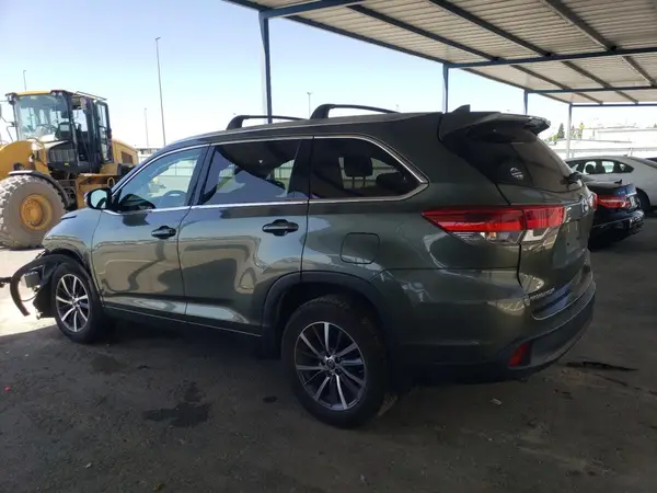5TDJZRFH9HS448760 2017 TOYOTA HIGHLANDER - Image 2