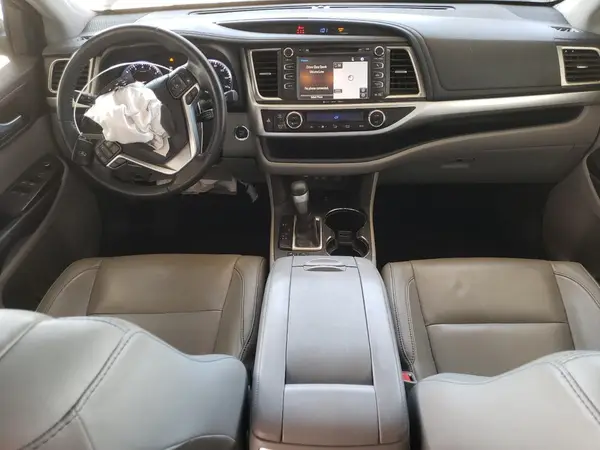 5TDJZRFH9HS448760 2017 TOYOTA HIGHLANDER - Image 8