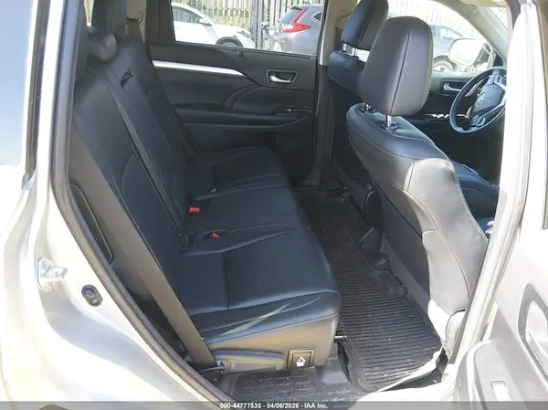 5TDJZRFH9HS448774 2017 TOYOTA HIGHLANDER - Image 8