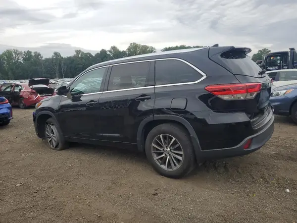 5TDJZRFH9HS451240 2017 TOYOTA HIGHLANDER - Image 2
