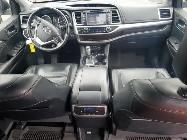 5TDJZRFH9HS451240 2017 TOYOTA HIGHLANDER - Image 8