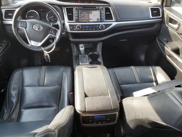 5TDJZRFH9HS452792 2017 TOYOTA HIGHLANDER - Image 8