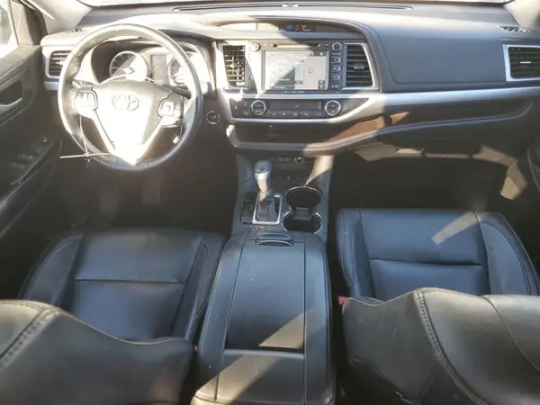 5TDJZRFH9HS457538 2017 TOYOTA HIGHLANDER - Image 8