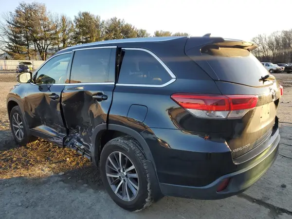 5TDJZRFH9HS459483 2017 TOYOTA HIGHLANDER - Image 2