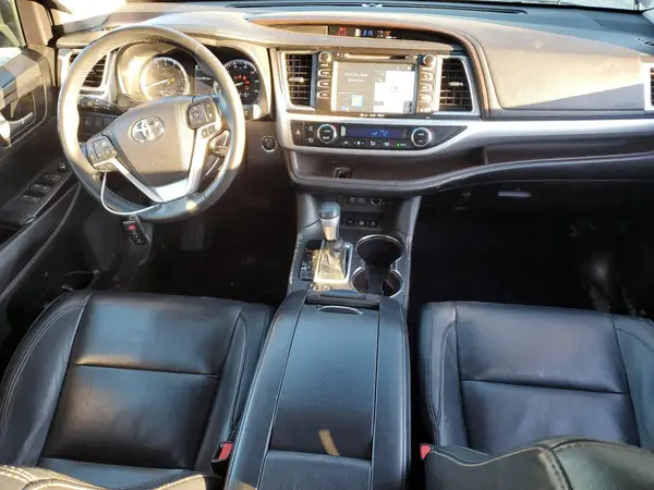 5TDJZRFH9HS459483 2017 TOYOTA HIGHLANDER - Image 8