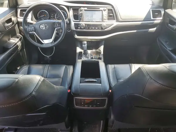 5TDJZRFH9HS461038 2017 TOYOTA HIGHLANDER - Image 8