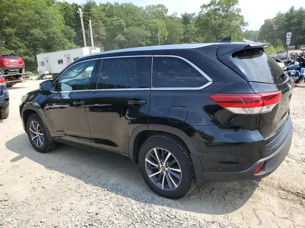 5TDJZRFH9HS461668 2017 TOYOTA HIGHLANDER - Image 2