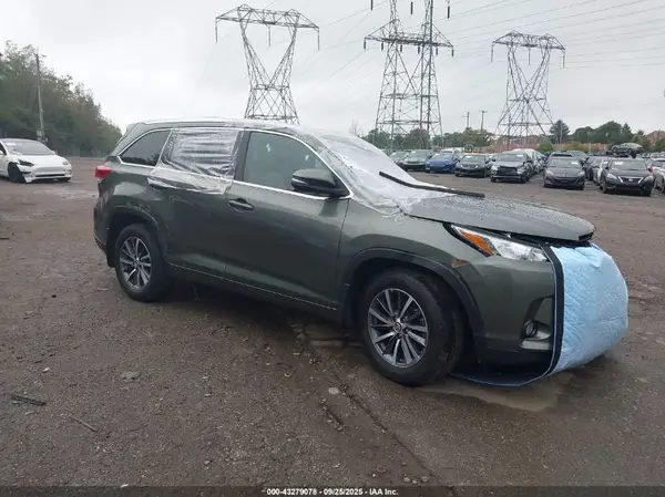 5TDJZRFH9HS461928 2017 TOYOTA HIGHLANDER - Image 1