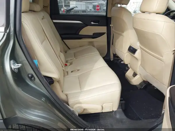 5TDJZRFH9HS463288 2017 TOYOTA HIGHLANDER - Image 8