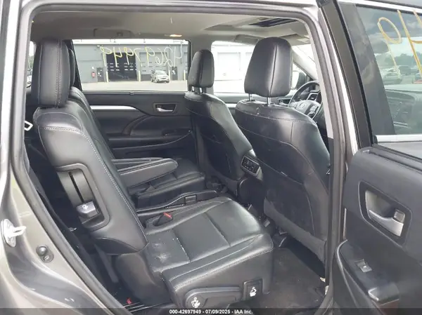 5TDJZRFH9HS468054 2017 TOYOTA HIGHLANDER - Image 8