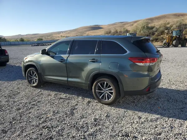 5TDJZRFH9HS468751 2017 TOYOTA HIGHLANDER - Image 2