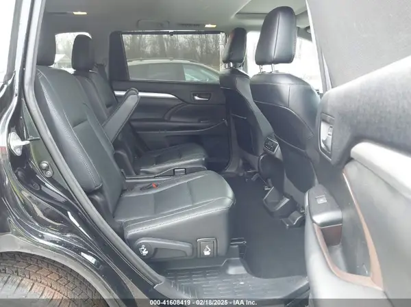 5TDJZRFH9HS482715 2017 TOYOTA HIGHLANDER - Image 8