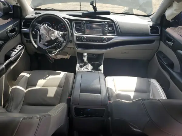 5TDJZRFH9HS482987 2017 TOYOTA HIGHLANDER - Image 8