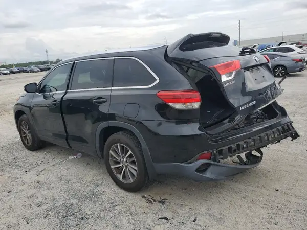 5TDJZRFH9HS510271 2017 TOYOTA HIGHLANDER - Image 2