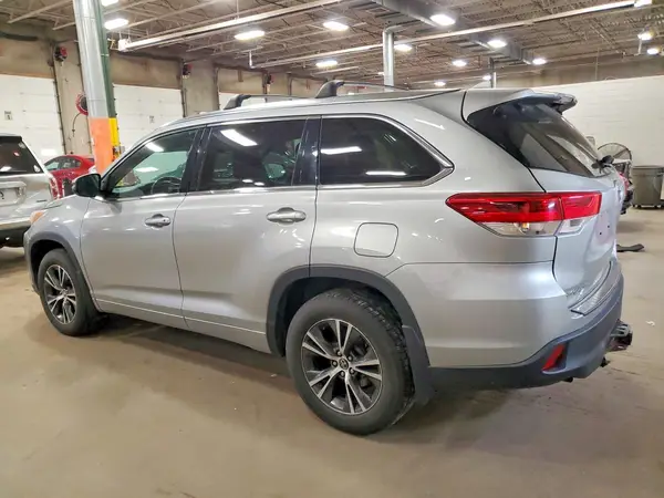 5TDJZRFH9HS511288 2017 TOYOTA HIGHLANDER - Image 2