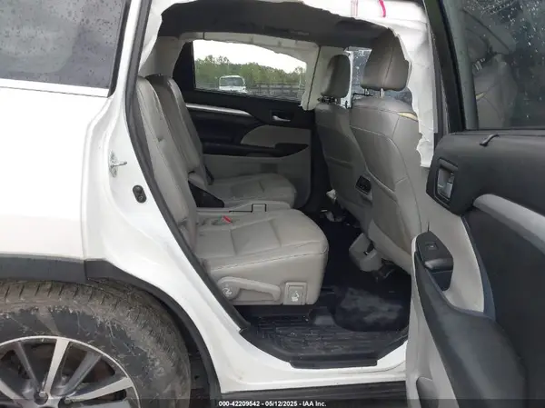 5TDJZRFH9HS515504 2017 TOYOTA HIGHLANDER - Image 8