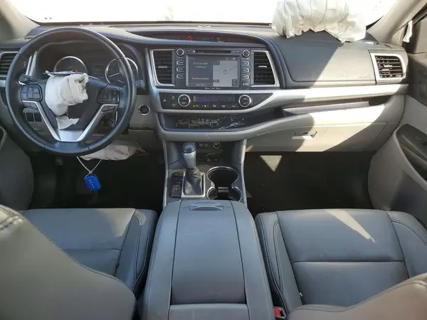 5TDJZRFH9HS518886 2017 TOYOTA HIGHLANDER - Image 8