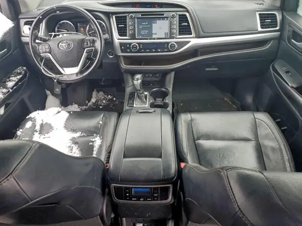 5TDJZRFH9HS521643 2017 TOYOTA HIGHLANDER - Image 8