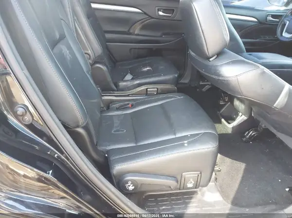 5TDJZRFH9HS522162 2017 TOYOTA HIGHLANDER - Image 8