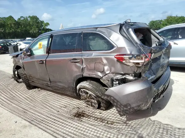 5TDJZRFH9JS486835 2018 TOYOTA HIGHLANDER - Image 2