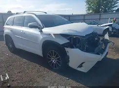 5TDJZRFH9JS487483 2018 TOYOTA HIGHLANDER