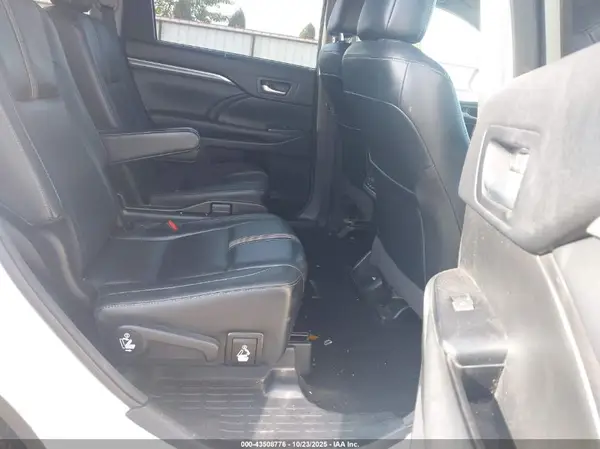 5TDJZRFH9JS487483 2018 TOYOTA HIGHLANDER - Image 8