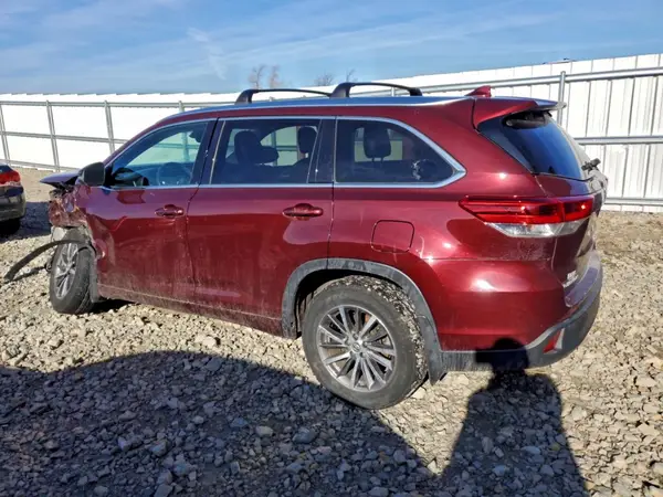 5TDJZRFH9JS487905 2018 TOYOTA HIGHLANDER - Image 2