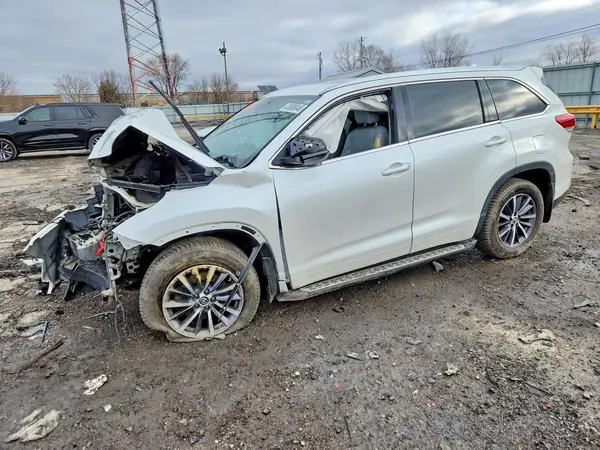5TDJZRFH9JS492179 2018 TOYOTA HIGHLANDER - Image 1