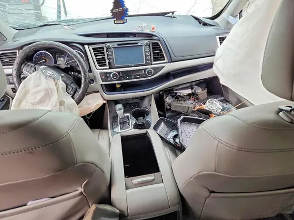5TDJZRFH9JS492179 2018 TOYOTA HIGHLANDER - Image 8