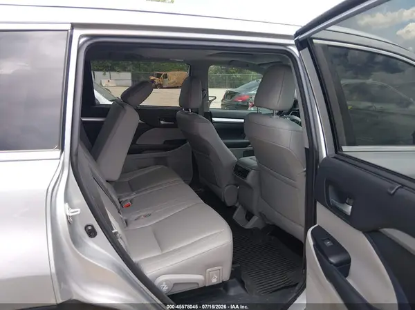 5TDJZRFH9JS492747 2018 TOYOTA HIGHLANDER - Image 8
