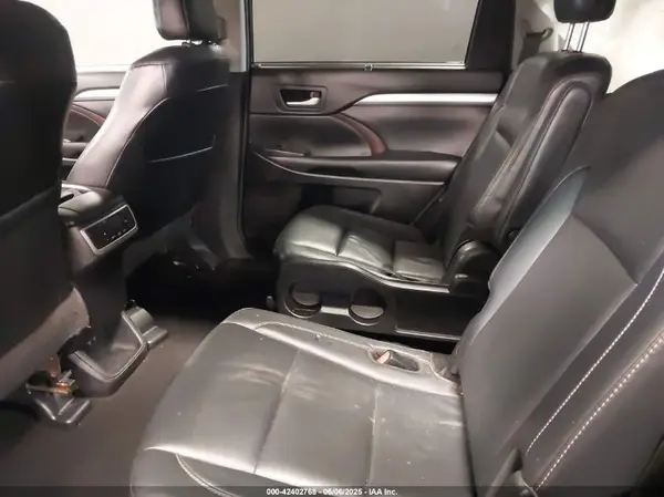 5TDJZRFH9JS494224 2018 TOYOTA HIGHLANDER - Image 8
